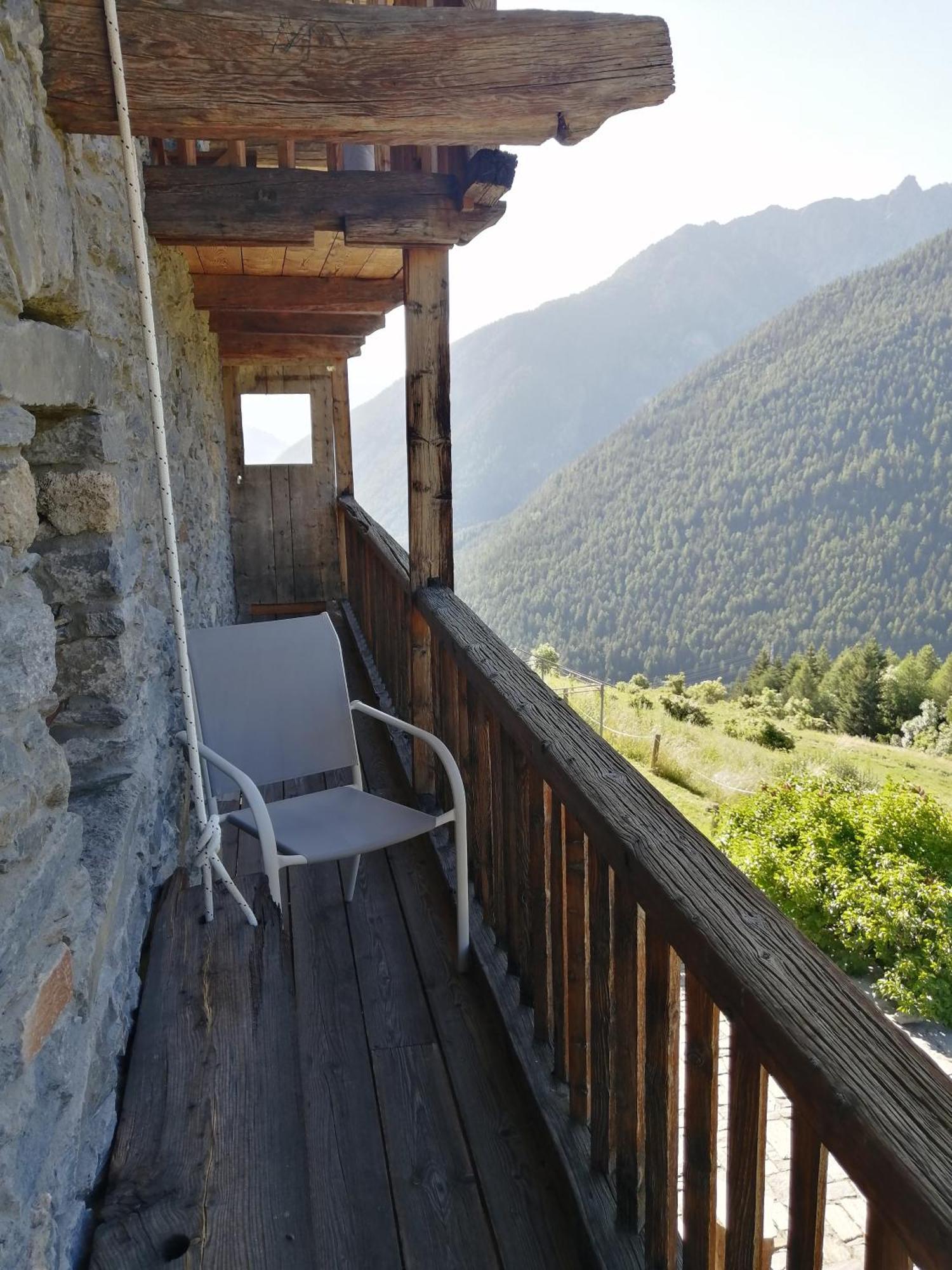 سان-رهيمي-أون-بوسيز La Thuillettaz B&B الغرفة الصورة